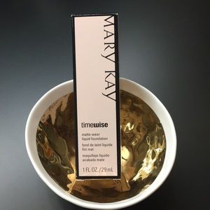 Mary-Kay Timewise Beige 4/Beige 4